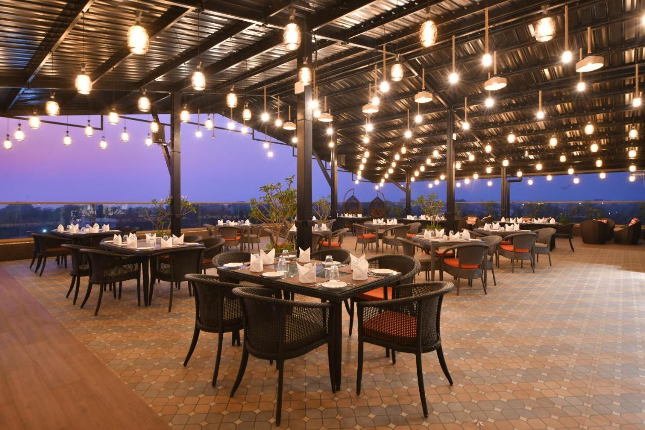 The Fern Habitat, Candolim, Goa Exteriér fotografie